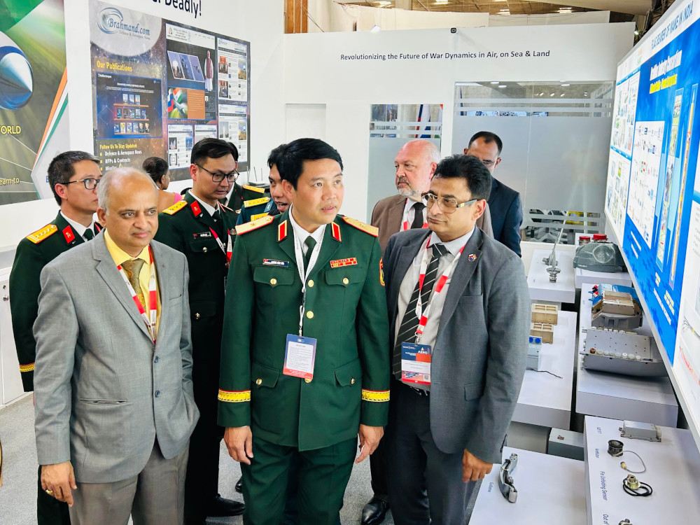 Vietnam delegation in conversation with BrahMos CEO & MD at Aero India 2025